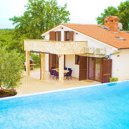Villa Lara Karojba Phòng bức ảnh