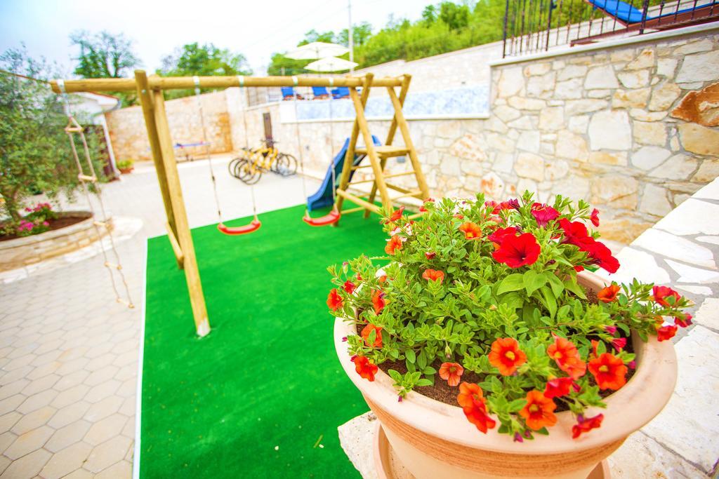 Villa Lara Karojba Phòng bức ảnh