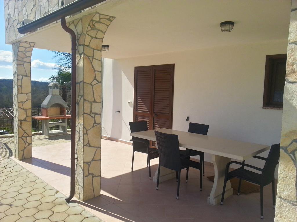 Villa Lara Karojba Phòng bức ảnh