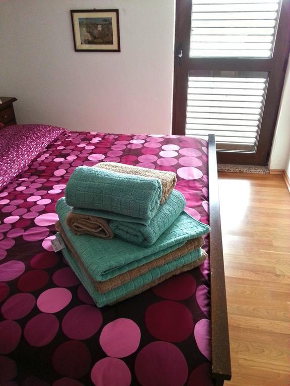 Villa Lara Karojba Phòng bức ảnh