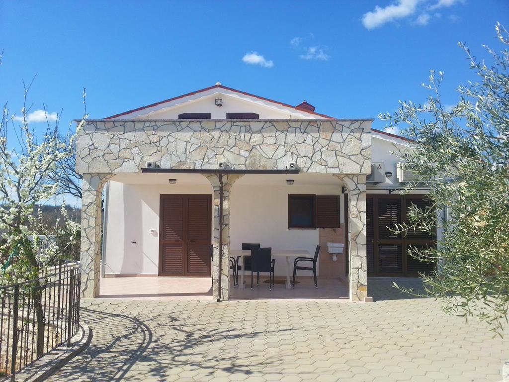 Villa Lara Karojba Phòng bức ảnh