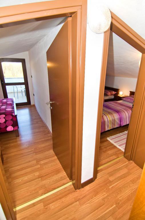 Villa Lara Karojba Phòng bức ảnh